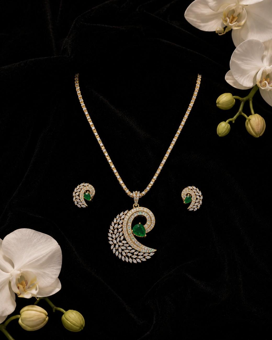 Esmera Pendant Set