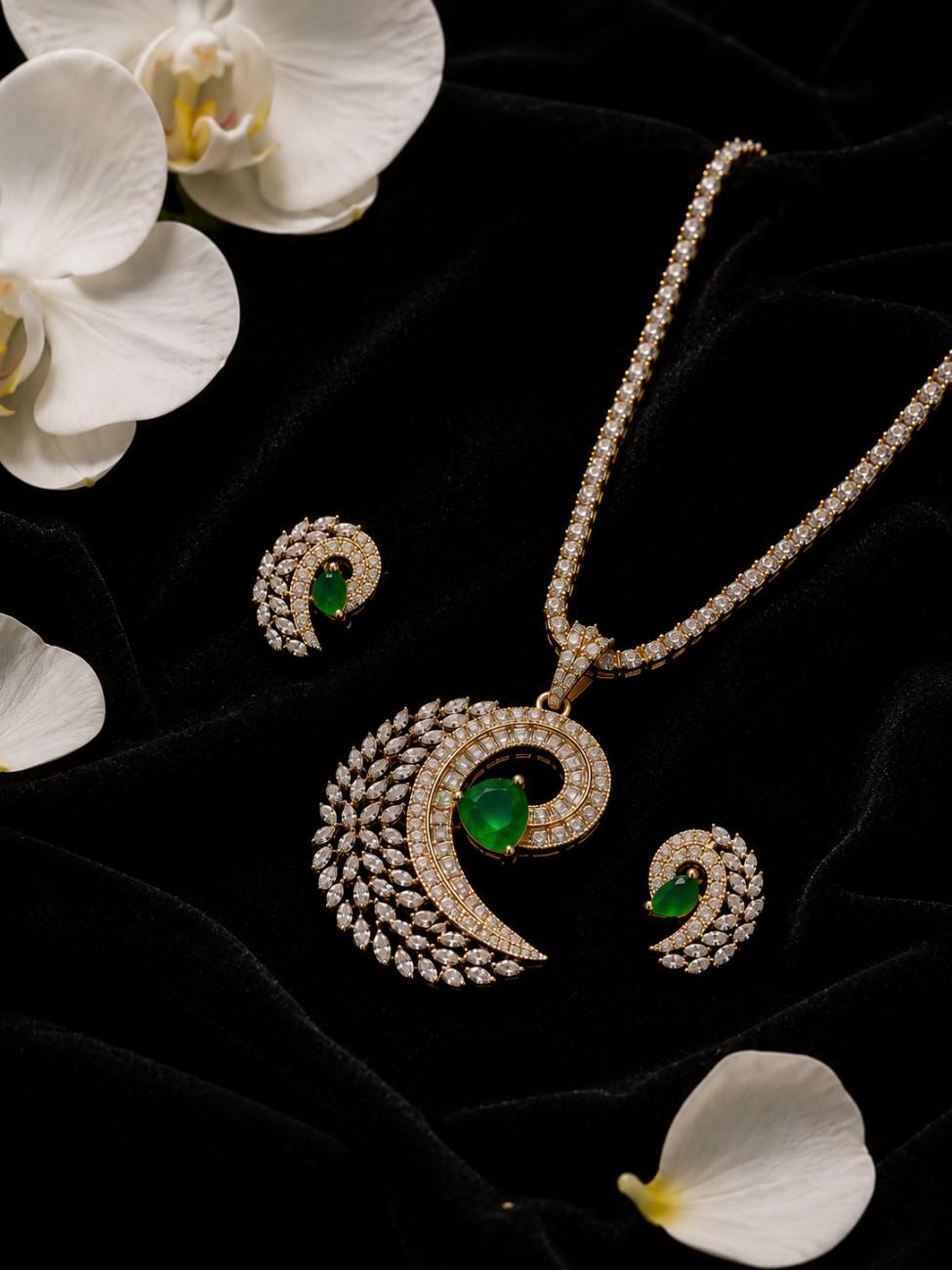 Esmera Pendant Set