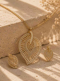 Aurra Leaf Pendant Set