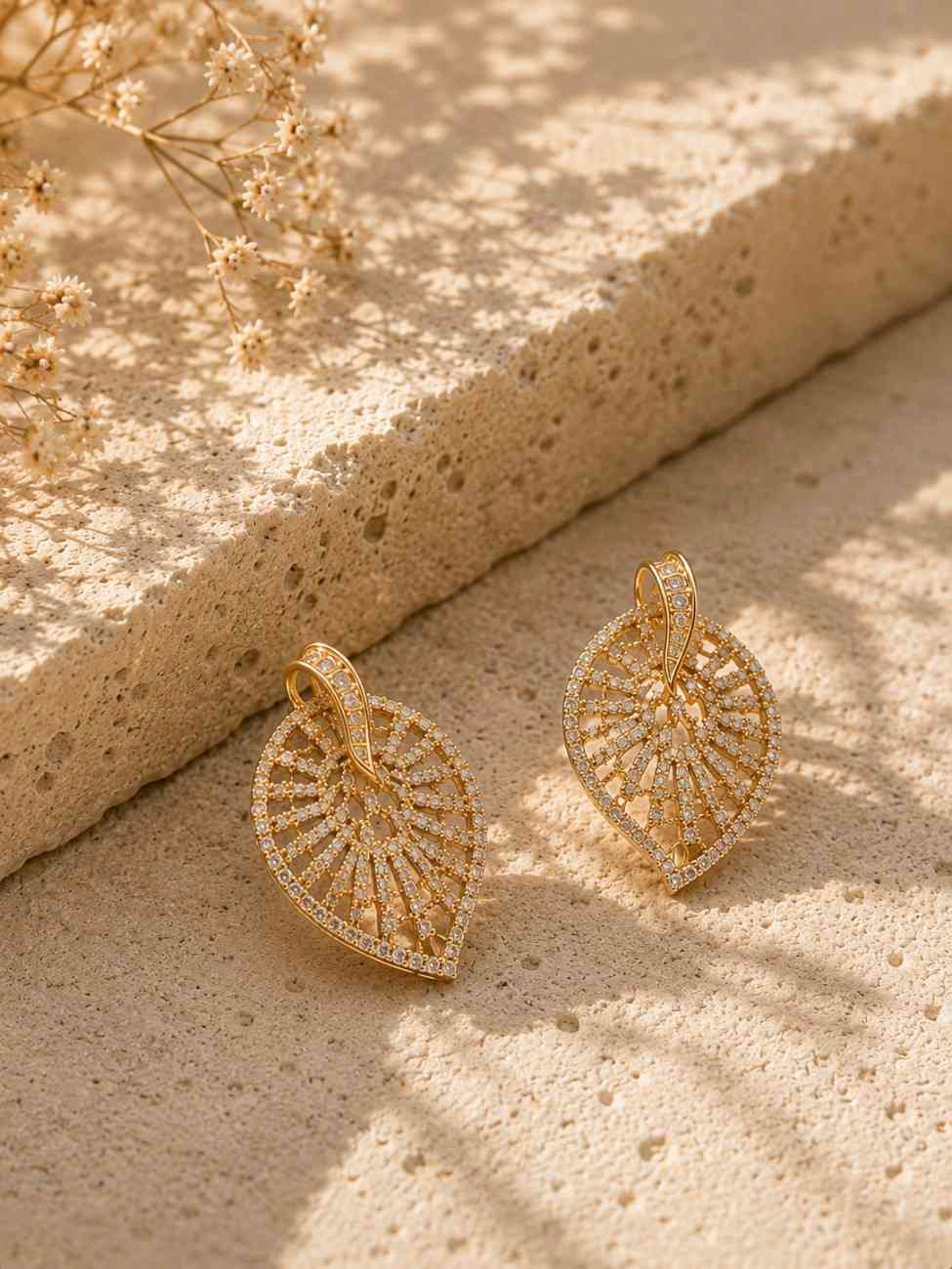 Aurra Leaf Pendant Set