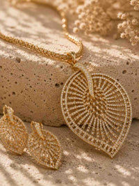 Aurra Leaf Pendant Set