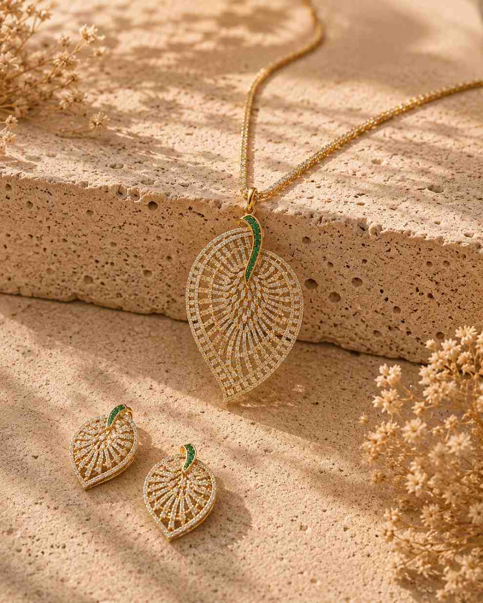 Aurra Leaf Pendant Set
